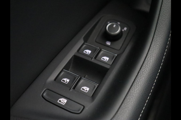 Volkswagen Passat 1.5 TSI R Line | Nappaleder | Stoelverwarming | Trekhaak | LED Plus | Adaptive cruise | Carplay | Virtual Cockpit | Navigatie | Climate control