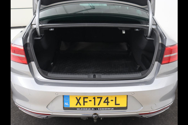 Volkswagen Passat 1.5 TSI R Line | Nappaleder | Stoelverwarming | Trekhaak | LED Plus | Adaptive cruise | Carplay | Virtual Cockpit | Navigatie | Climate control