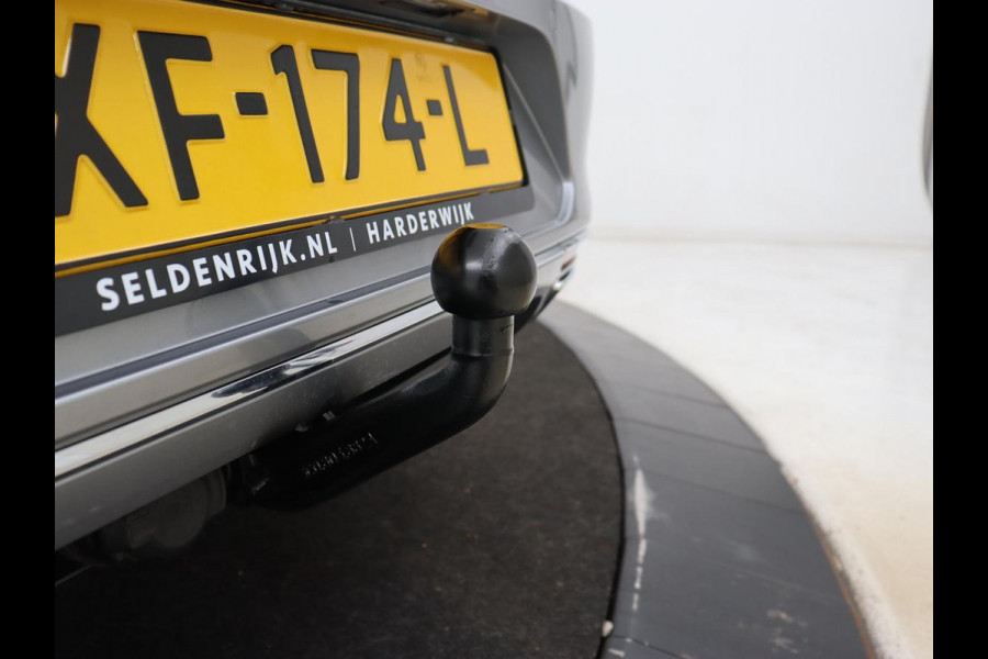 Volkswagen Passat 1.5 TSI R Line | Nappaleder | Stoelverwarming | Trekhaak | LED Plus | Adaptive cruise | Carplay | Virtual Cockpit | Navigatie | Climate control