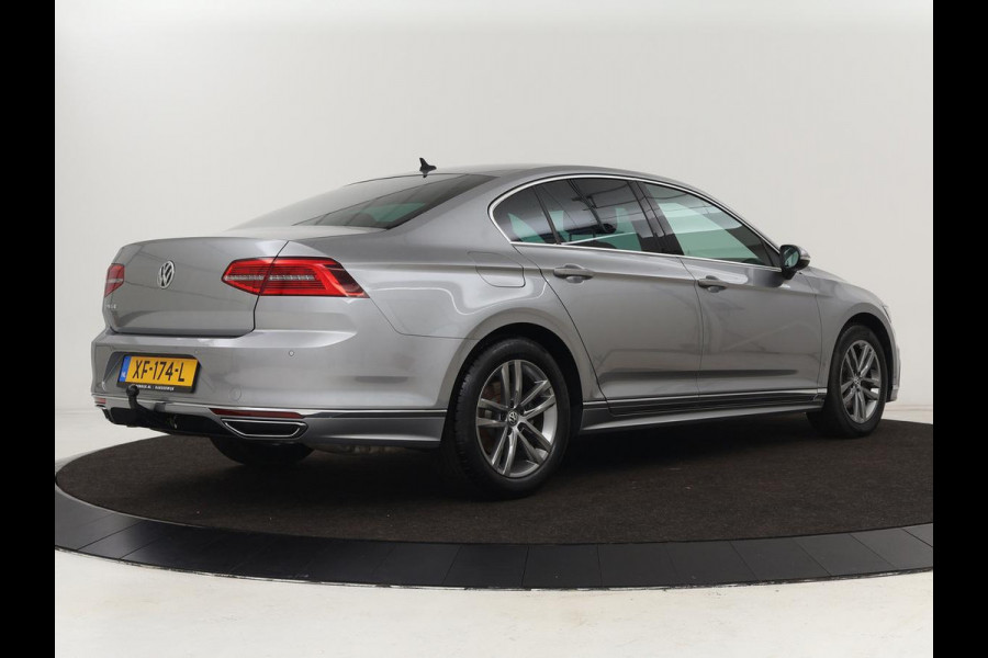 Volkswagen Passat 1.5 TSI R Line | Nappaleder | Stoelverwarming | Trekhaak | LED Plus | Adaptive cruise | Carplay | Virtual Cockpit | Navigatie | Climate control