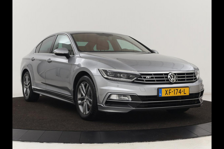 Volkswagen Passat 1.5 TSI R Line | Nappaleder | Stoelverwarming | Trekhaak | LED Plus | Adaptive cruise | Carplay | Virtual Cockpit | Navigatie | Climate control