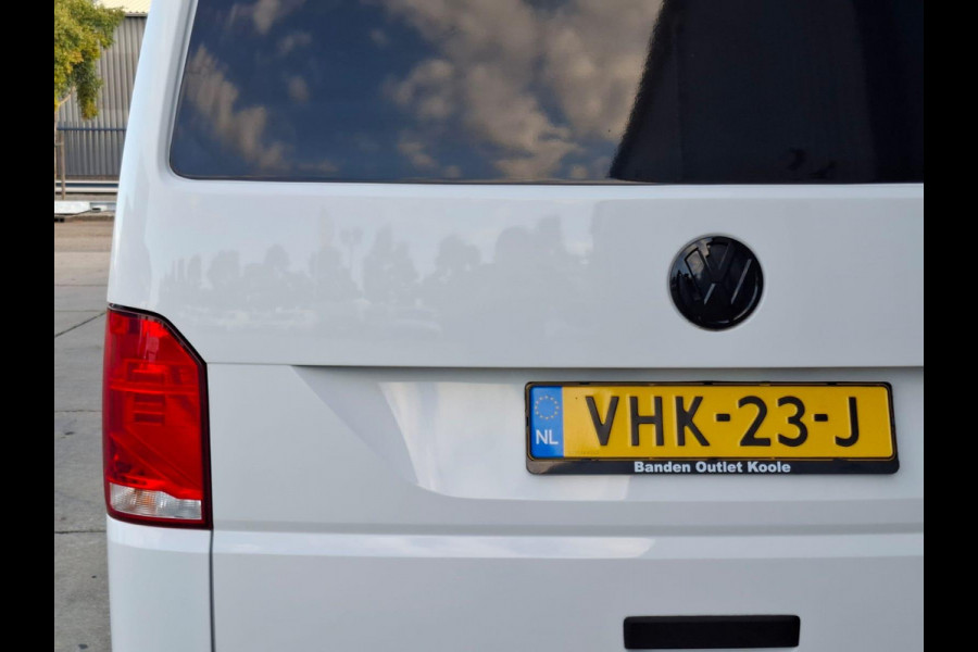Volkswagen Transporter 2.0 TDI L2H1 30 DC VERLAAGD / SPOILERS IN KLEUR / AIRCO / CRUISE /  DUBBEL CABINE