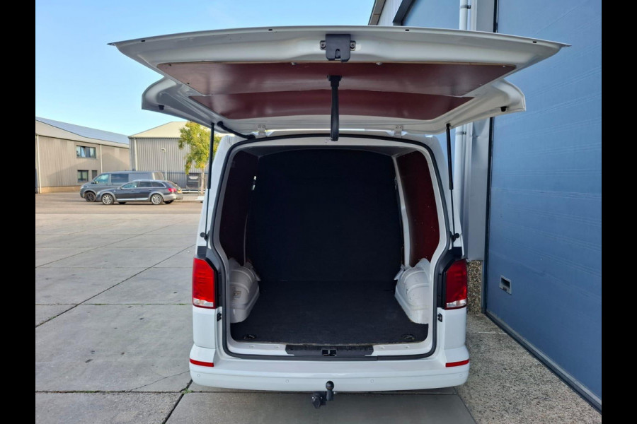Volkswagen Transporter 2.0 TDI L2H1 30 DC VERLAAGD / SPOILERS IN KLEUR / AIRCO / CRUISE /  DUBBEL CABINE