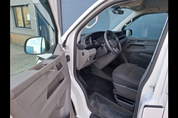 Volkswagen Transporter 2.0 TDI L2H1 30 DC VERLAAGD / SPOILERS IN KLEUR / AIRCO / CRUISE /  DUBBEL CABINE