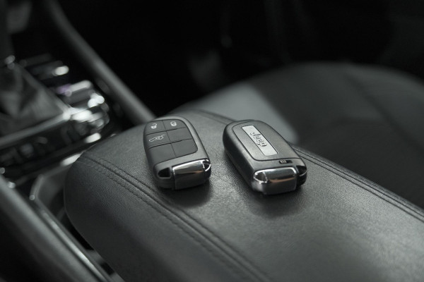 Jeep Compass 4xe 190 Plug-in Hybrid Electric Limited | Elektrisch Panoramadak | Camera | Adaptieve Cruise Control | Apple Carplay | Pack Winter