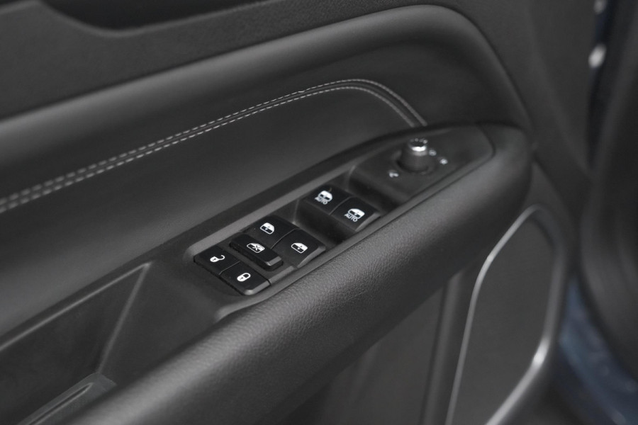 Jeep Compass 4xe 190 Plug-in Hybrid Electric Limited | Elektrisch Panoramadak | Camera | Adaptieve Cruise Control | Apple Carplay | Pack Winter