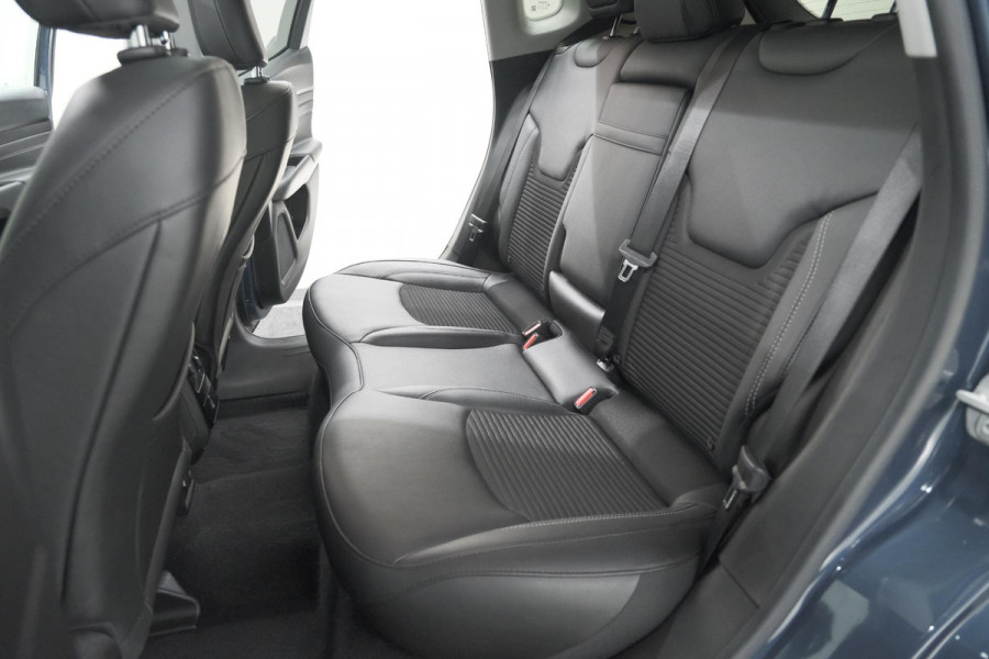 Jeep Compass 4xe 190 Plug-in Hybrid Electric Limited | Elektrisch Panoramadak | Camera | Adaptieve Cruise Control | Apple Carplay | Pack Winter