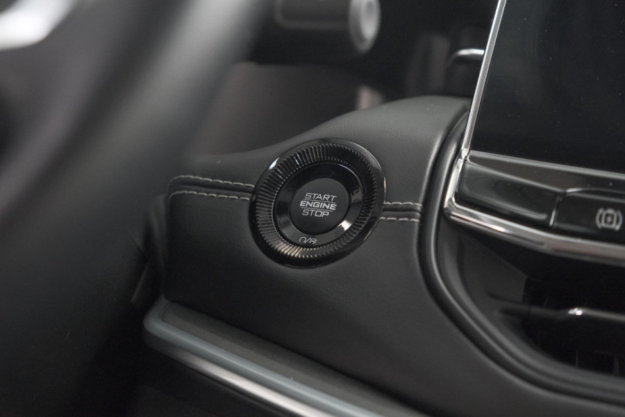 Jeep Compass 4xe 190 Plug-in Hybrid Electric Limited | Elektrisch Panoramadak | Camera | Adaptieve Cruise Control | Apple Carplay | Pack Winter