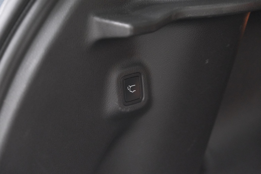 Jeep Compass 4xe 190 Plug-in Hybrid Electric Limited | Elektrisch Panoramadak | Camera | Adaptieve Cruise Control | Apple Carplay | Pack Winter
