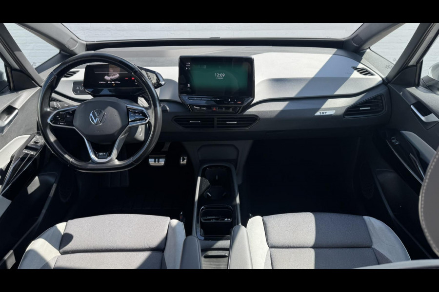 Volkswagen ID.3 First Max 58 kWh Panorama Trekhaak Camera Ergonomische stoelen Sfeer verlichting