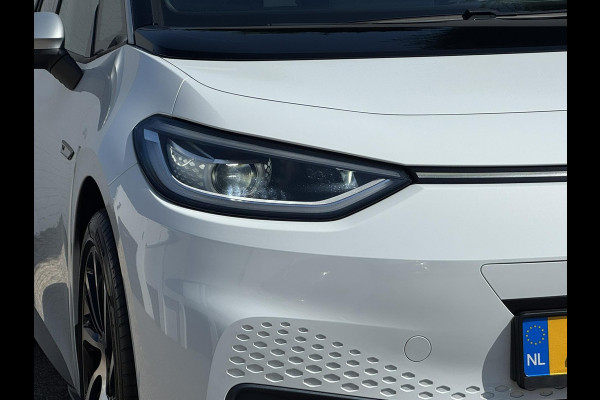 Volkswagen ID.3 First Max 58 kWh Panorama Trekhaak Camera Ergonomische stoelen Sfeer verlichting
