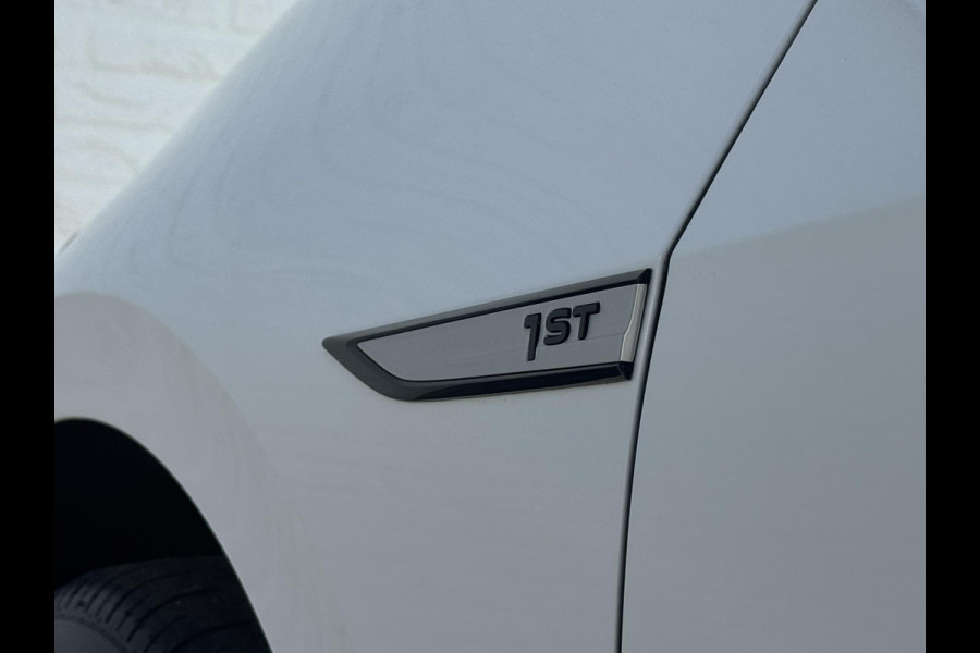 Volkswagen ID.3 First Max 58 kWh Panorama Trekhaak Camera Ergonomische stoelen Sfeer verlichting