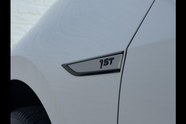Volkswagen ID.3 First Max 58 kWh Panorama Trekhaak Camera Ergonomische stoelen Sfeer verlichting