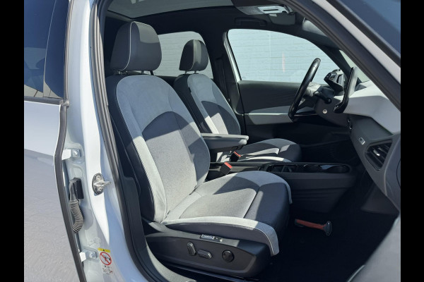 Volkswagen ID.3 First Max 58 kWh Panorama Trekhaak Camera Ergonomische stoelen Sfeer verlichting