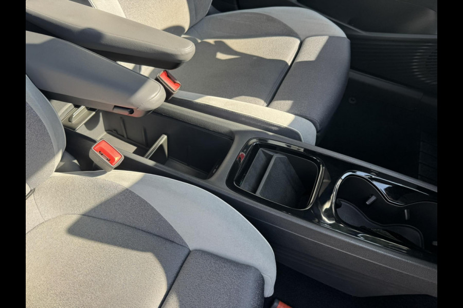 Volkswagen ID.3 First Max 58 kWh Panorama Trekhaak Camera Ergonomische stoelen Sfeer verlichting