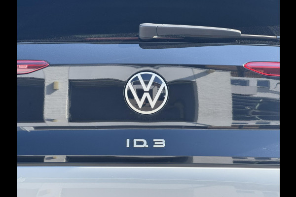 Volkswagen ID.3 First Max 58 kWh Panorama Trekhaak Camera Ergonomische stoelen Sfeer verlichting