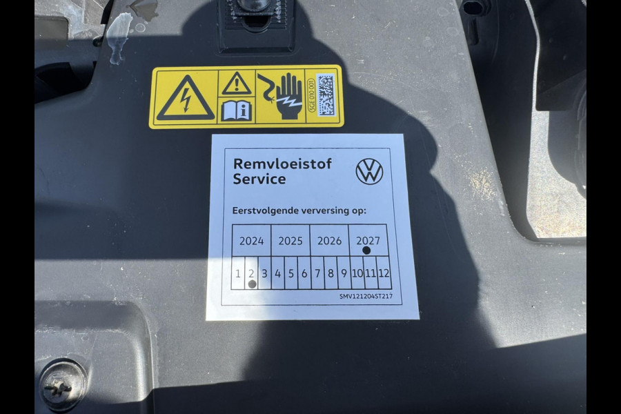 Volkswagen ID.3 First Max 58 kWh Panorama Trekhaak Camera Ergonomische stoelen Sfeer verlichting