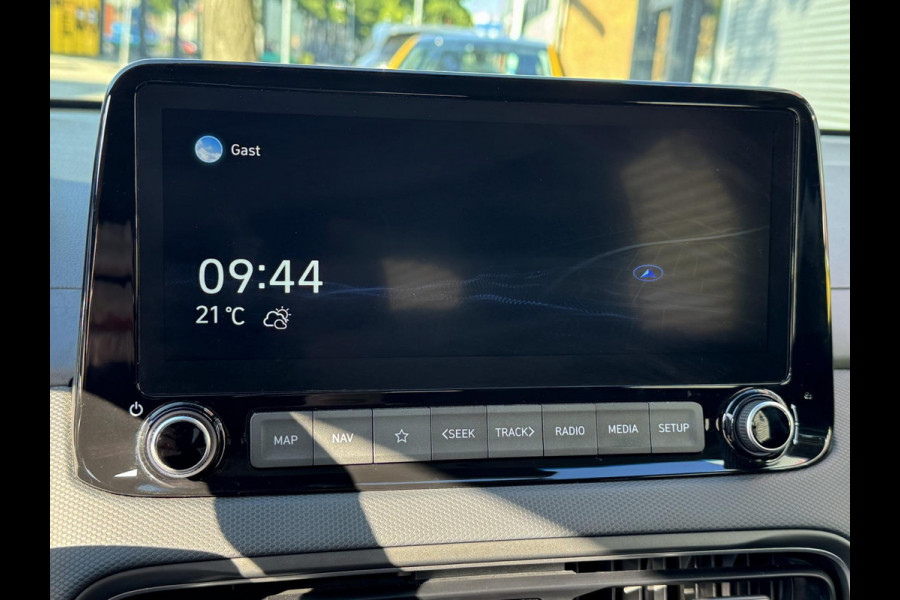 Hyundai Kona 1.0 T-GDI Edition 30 Hybride - Navigatie I Airco I LED I PDC / Camera I Sport velgen I Dealer onderhouden