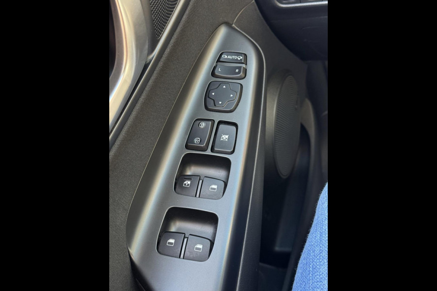 Hyundai Kona 1.0 T-GDI Edition 30 Hybride - Navigatie I Airco I LED I PDC / Camera I Sport velgen I Dealer onderhouden