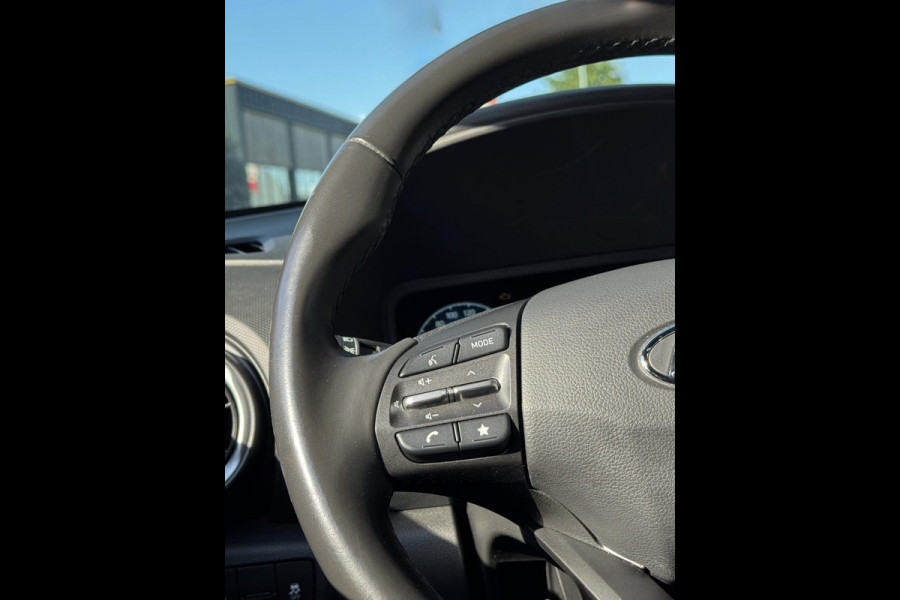 Hyundai Kona 1.0 T-GDI Edition 30 Hybride - Navigatie I Airco I LED I PDC / Camera I Sport velgen I Dealer onderhouden