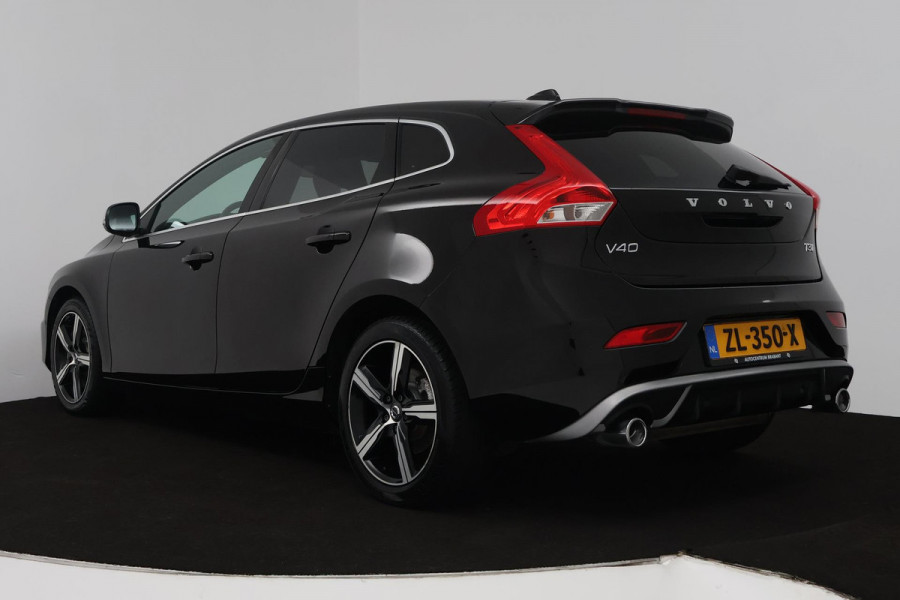Volvo V40 1.5 T3 Polar+ Sport (PANORAMADAK, CAMERA, NAVIGATIE, STOELVERWARMING, PARKEERSENSOREN, CRUISE CONTROL, NL-AUTO)