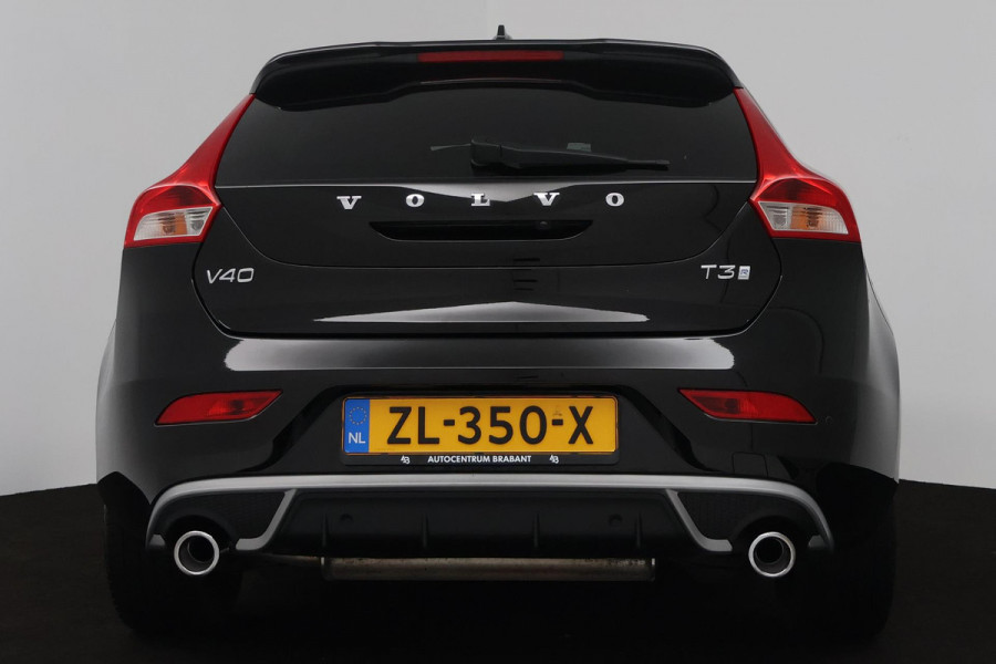 Volvo V40 1.5 T3 Polar+ Sport (PANORAMADAK, CAMERA, NAVIGATIE, STOELVERWARMING, PARKEERSENSOREN, CRUISE CONTROL, NL-AUTO)