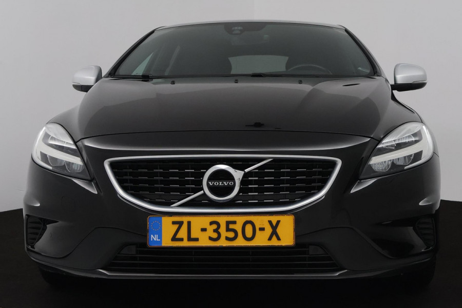 Volvo V40 1.5 T3 Polar+ Sport (PANORAMADAK, CAMERA, NAVIGATIE, STOELVERWARMING, PARKEERSENSOREN, CRUISE CONTROL, NL-AUTO)