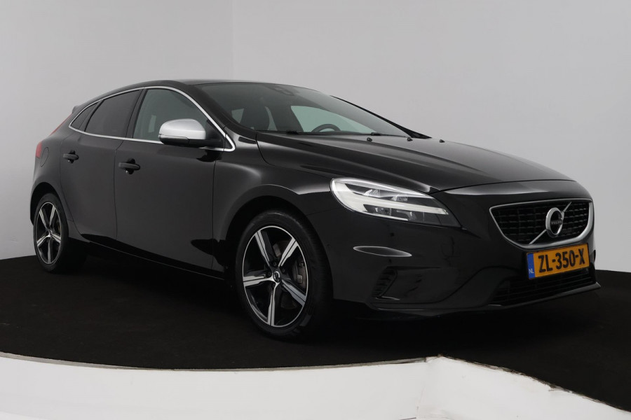 Volvo V40 1.5 T3 Polar+ Sport (PANORAMADAK, CAMERA, NAVIGATIE, STOELVERWARMING, PARKEERSENSOREN, CRUISE CONTROL, NL-AUTO)