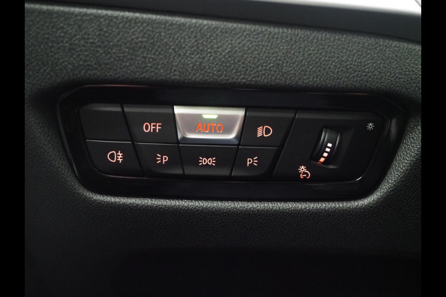 BMW 3 Serie Touring 320e LCI Shadow Line | Widescreen | Carplay | Cruise | DAB | PDC | LED