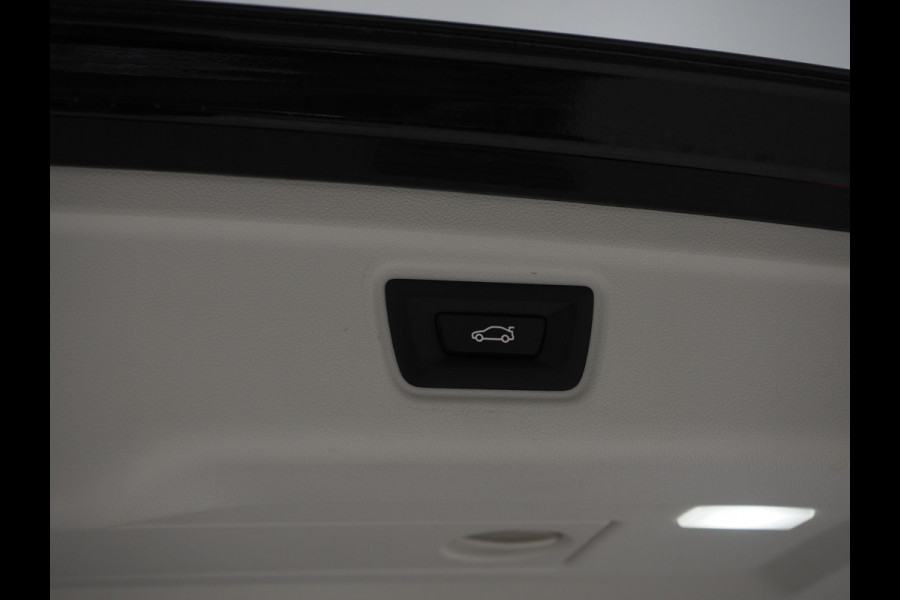 BMW 3 Serie Touring 320e LCI Shadow Line | Widescreen | Carplay | Cruise | DAB | PDC | LED