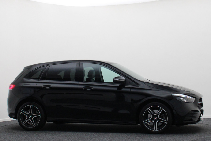 Mercedes-Benz B-Klasse 250 e AMG Line Virtual Cockpit, Sfeerverlichting, Apple Carplay, Standkachel, Cruise, 18'' Mercedes-Benz B-Klasse 250 e AMG Line Virtual Cockpit, Sfeerverlichting, Apple Carplay, Standkachel, Cruise, 18''