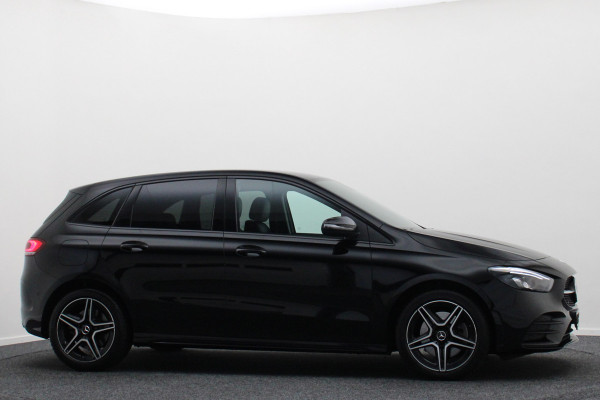 Mercedes-Benz B-Klasse 250 e AMG Line Virtual Cockpit, Sfeerverlichting, Apple Carplay, Standkachel, Cruise, 18'' Mercedes-Benz B-Klasse 250 e AMG Line Virtual Cockpit, Sfeerverlichting, Apple Carplay, Standkachel, Cruise, 18''