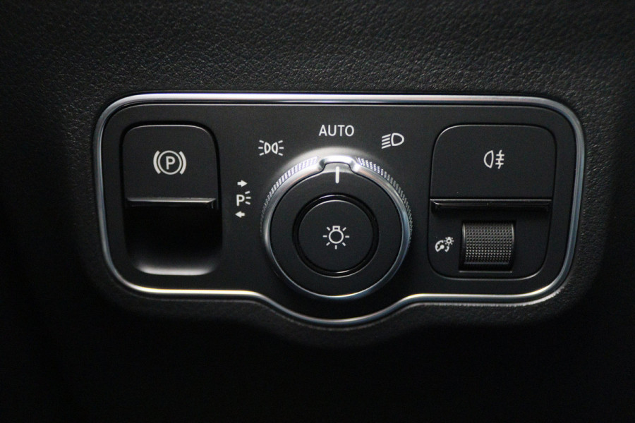 Mercedes-Benz B-Klasse 250 e AMG Line Virtual Cockpit, Sfeerverlichting, Apple Carplay, Standkachel, Cruise, 18'' Mercedes-Benz B-Klasse 250 e AMG Line Virtual Cockpit, Sfeerverlichting, Apple Carplay, Standkachel, Cruise, 18''