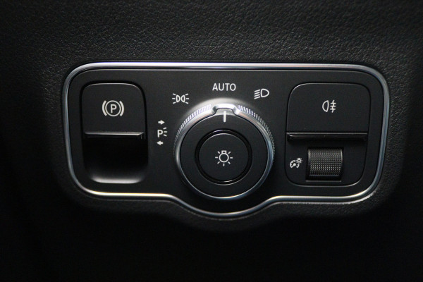 Mercedes-Benz B-Klasse 250 e AMG Line Virtual Cockpit, Sfeerverlichting, Apple Carplay, Standkachel, Cruise, 18'' Mercedes-Benz B-Klasse 250 e AMG Line Virtual Cockpit, Sfeerverlichting, Apple Carplay, Standkachel, Cruise, 18''