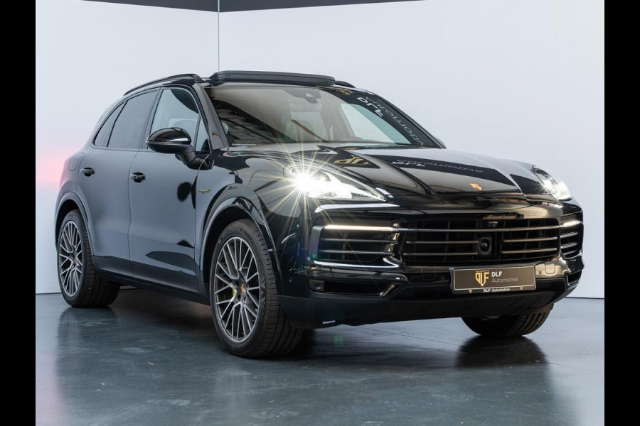 Porsche Cayenne 3.0 E-Hybrid Platinum Edition | Bose |Sport Chrono|Full-Option