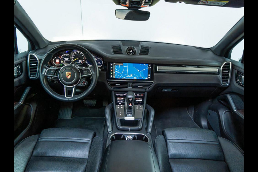 Porsche Cayenne 3.0 E-Hybrid Platinum Edition | Bose |Sport Chrono|Full-Option