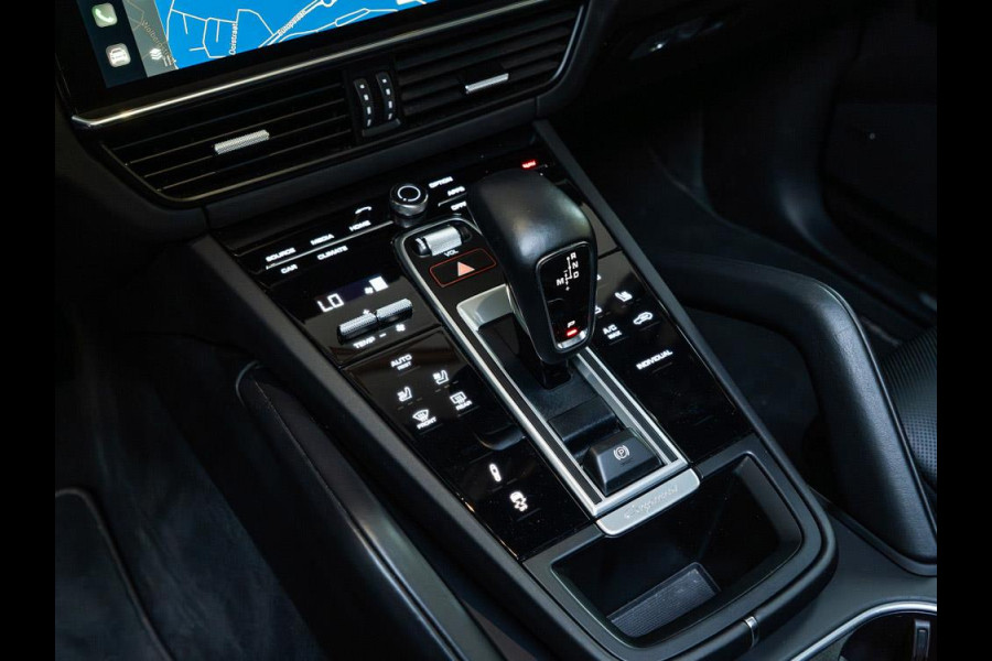 Porsche Cayenne 3.0 E-Hybrid Platinum Edition | Bose |Sport Chrono|Full-Option