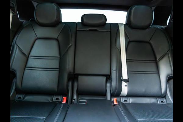 Porsche Cayenne 3.0 E-Hybrid Platinum Edition | Bose |Sport Chrono|Full-Option