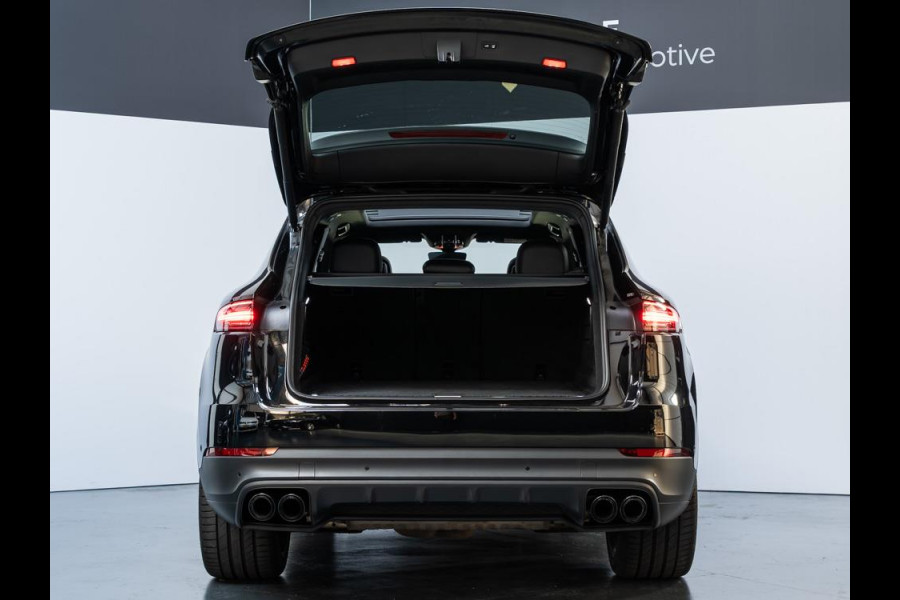 Porsche Cayenne 3.0 E-Hybrid Platinum Edition | Bose |Sport Chrono|Full-Option