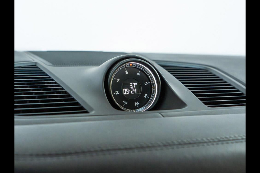 Porsche Cayenne 3.0 E-Hybrid Platinum Edition | Bose |Sport Chrono|Full-Option