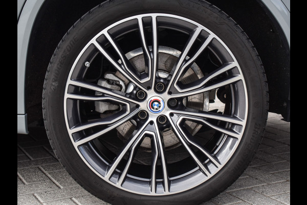BMW X4 xDrive30i HIGH EXECUTIVE | M-SPORT | SHADOW-LINE | PANORAMADAK | TREKHAAK | COMFORT ACCESS | PANORAMADAK | MEMORY SEATS | HARMAN