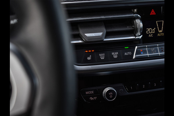 BMW X4 xDrive30i HIGH EXECUTIVE | M-SPORT | SHADOW-LINE | PANORAMADAK | TREKHAAK | COMFORT ACCESS | PANORAMADAK | MEMORY SEATS | HARMAN