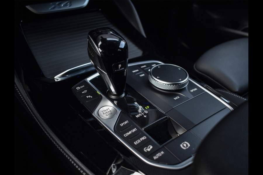 BMW X4 xDrive30i HIGH EXECUTIVE | M-SPORT | SHADOW-LINE | PANORAMADAK | TREKHAAK | COMFORT ACCESS | PANORAMADAK | MEMORY SEATS | HARMAN