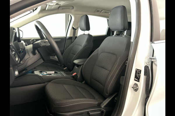 Ford Kuga 2.5 PHEV Titanium | Automatische Deurrandbescherming | Achterbank verstelbaar | Afneembare trekhaak