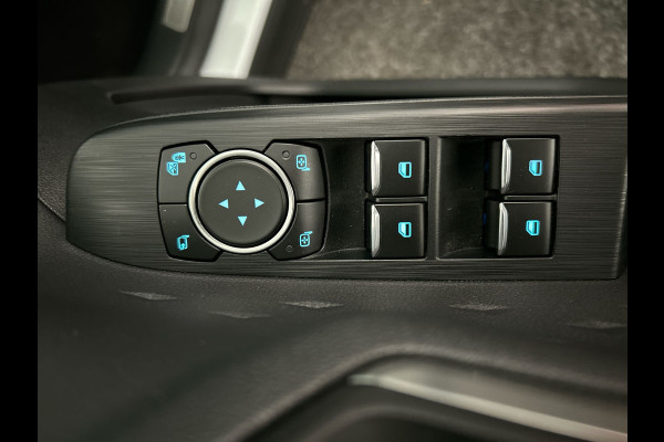 Ford Kuga 2.5 PHEV Titanium | Automatische Deurrandbescherming | Achterbank verstelbaar | Afneembare trekhaak