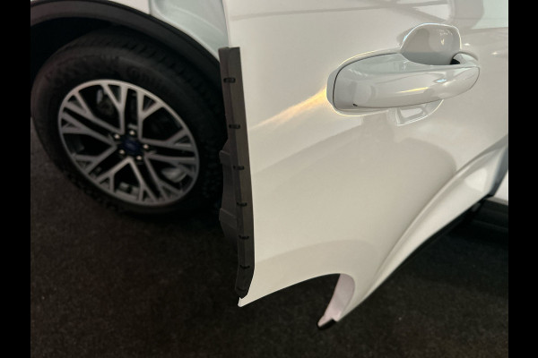 Ford Kuga 2.5 PHEV Titanium | Automatische Deurrandbescherming | Achterbank verstelbaar | Afneembare trekhaak
