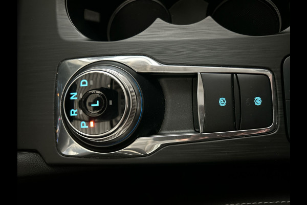 Ford Kuga 2.5 PHEV Titanium | Automatische Deurrandbescherming | Achterbank verstelbaar | Afneembare trekhaak
