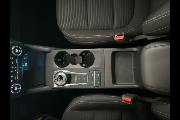 Ford Kuga 2.5 PHEV Titanium | Automatische Deurrandbescherming | Achterbank verstelbaar | Afneembare trekhaak