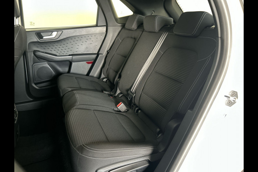 Ford Kuga 2.5 PHEV Titanium | Automatische Deurrandbescherming | Achterbank verstelbaar | Afneembare trekhaak