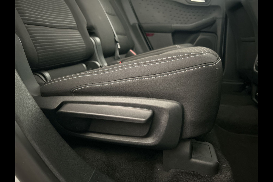 Ford Kuga 2.5 PHEV Titanium | Automatische Deurrandbescherming | Achterbank verstelbaar | Afneembare trekhaak
